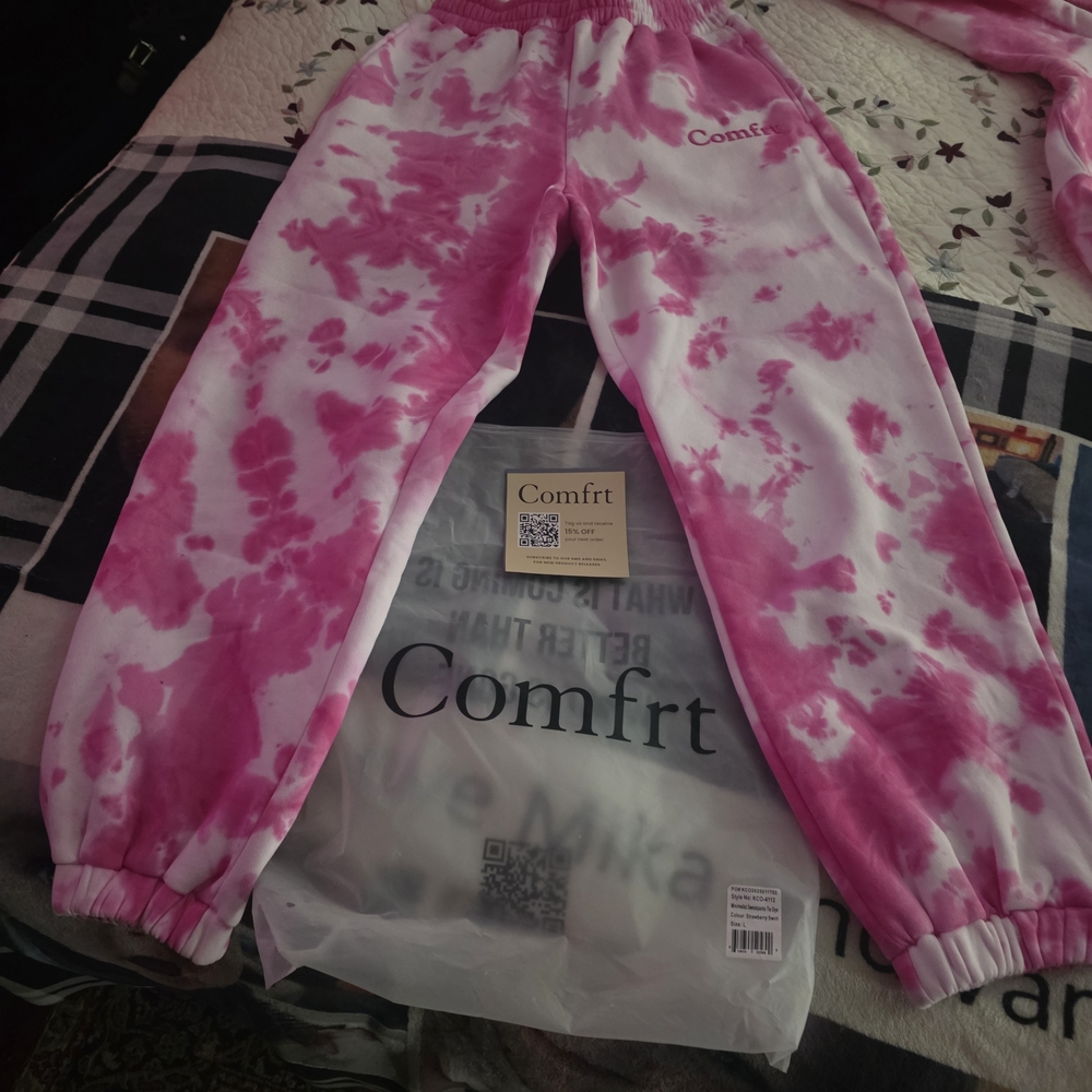 Comfrt Pink Tie-Dye Women's Lounge Set - Picture 3 of 10